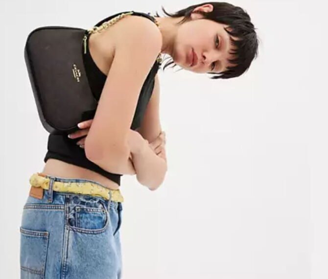 COACH - Image 2