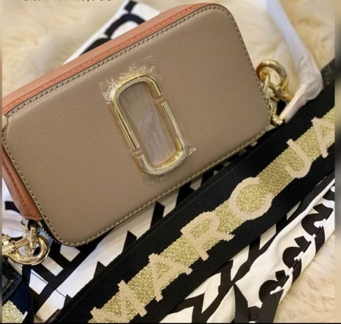 MARC JACOBS