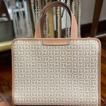 TOMMY HILFIGER MAKE UP BAG