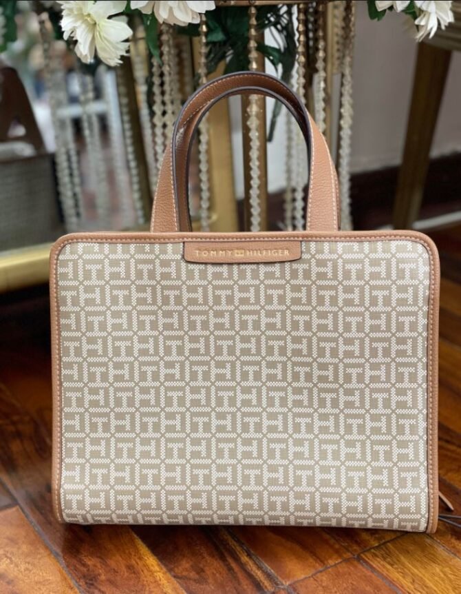 TOMMY HILFIGER MAKE UP BAG