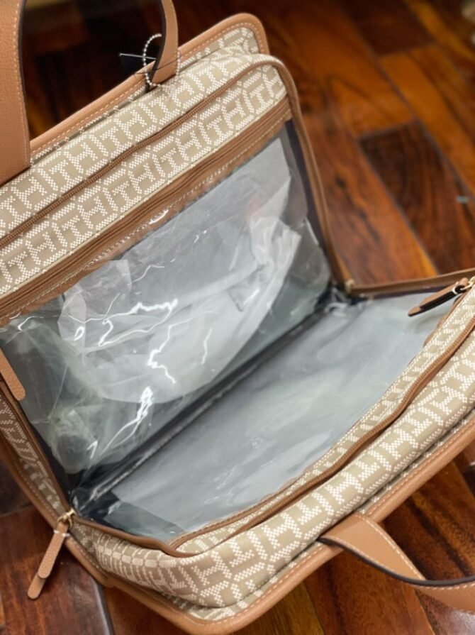TOMMY HILFIGER MAKE UP BAG - Image 2