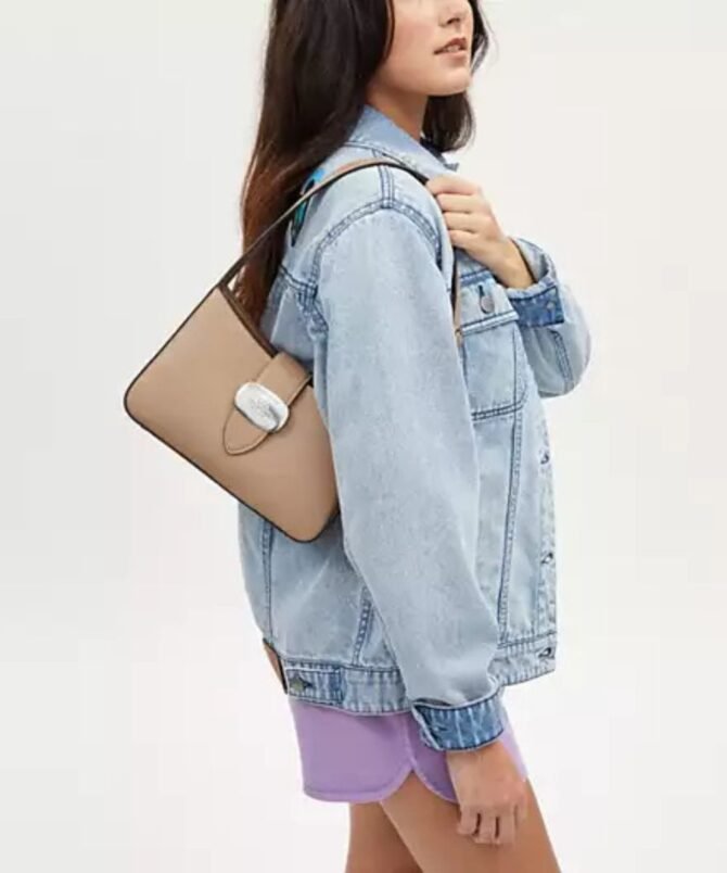COACH - Image 2