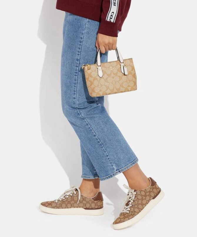 COACH - Image 4