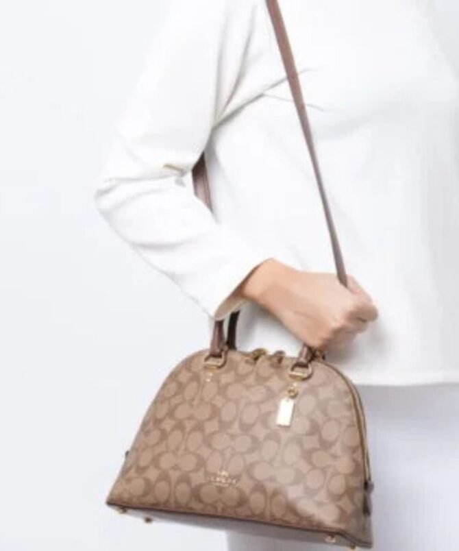 COACH - Image 2
