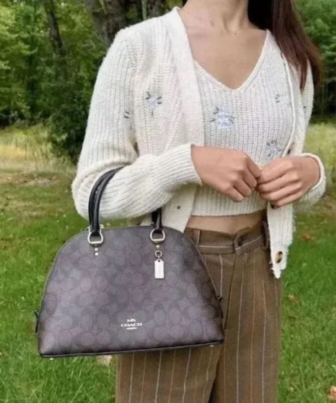 COACH - Image 2