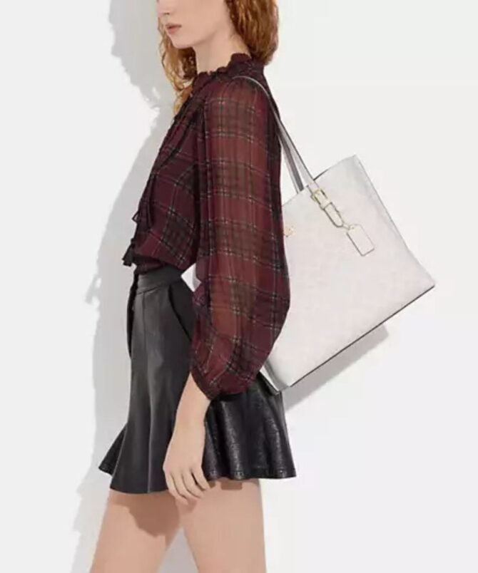 COACH - Image 2