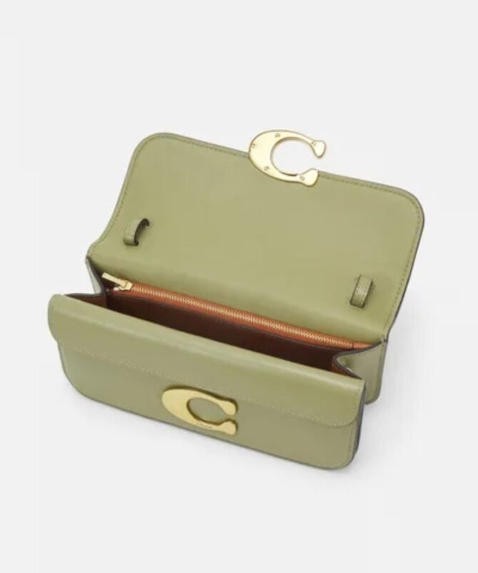 COACH - Image 2