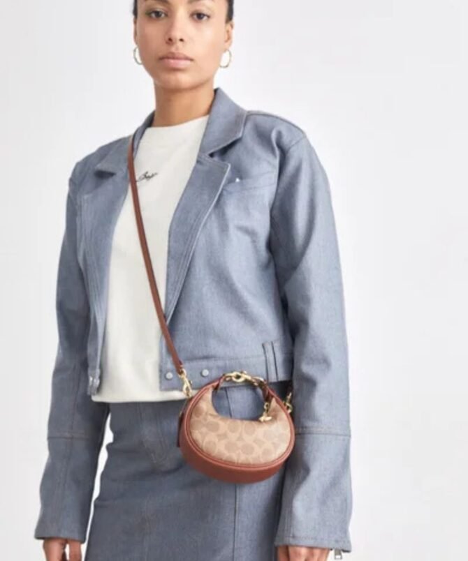 COACH - Image 2