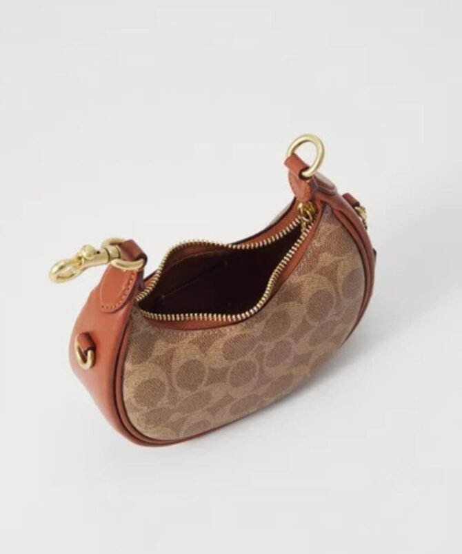 COACH - Image 3