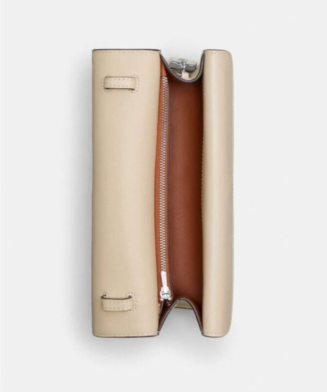 COACH - Image 3