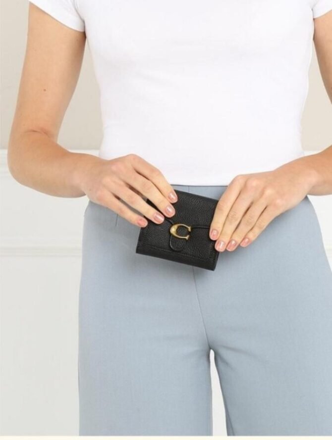COACH - Image 2