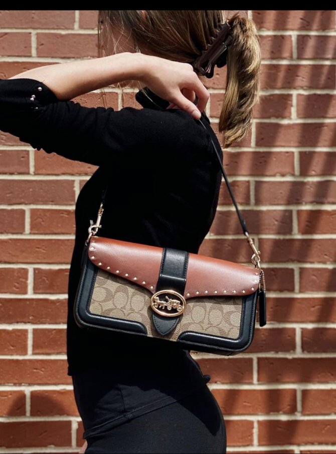 COACH - Image 2